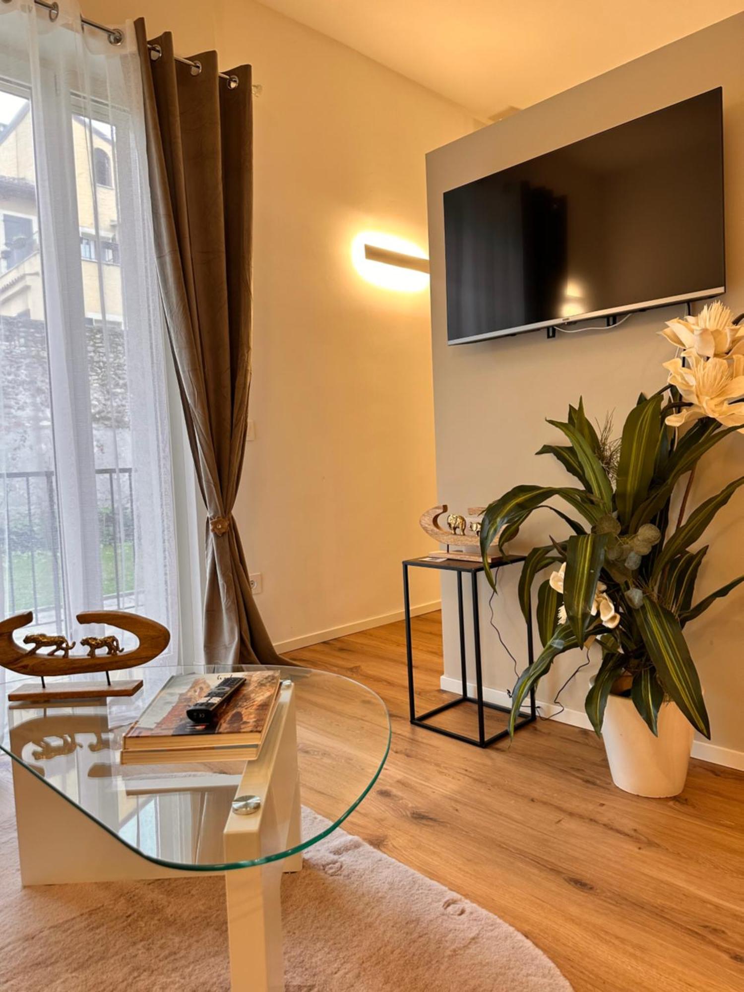 Giada Lux Apartment *